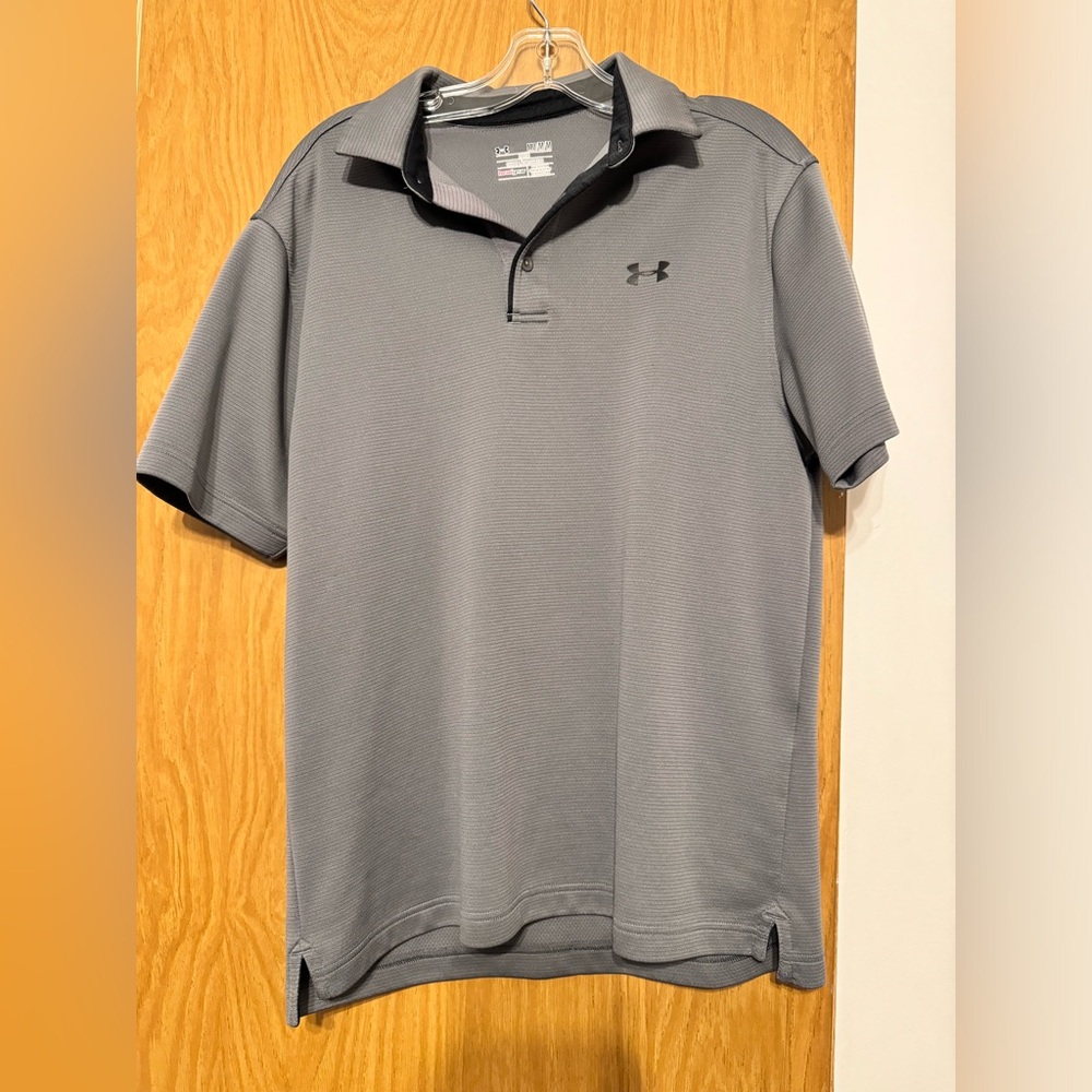 Gray Under Armour heat gear polo loose fit medium